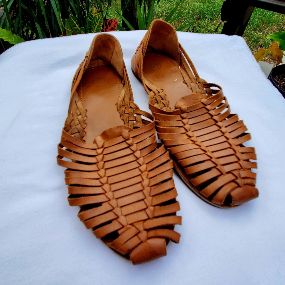 Urban Outfitters Leather Huaraches UO Slip On Sandals 7